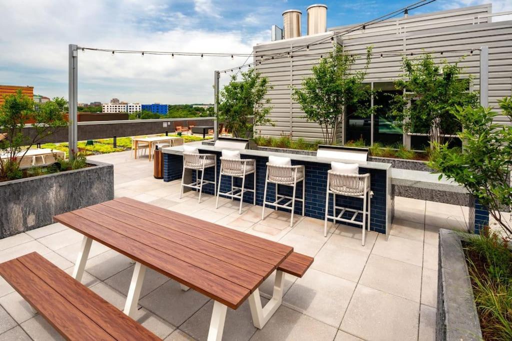Gorgeous 1 Bedroom At Clarendon With Gym And Rooftop Arlington Zewnętrze zdjęcie
